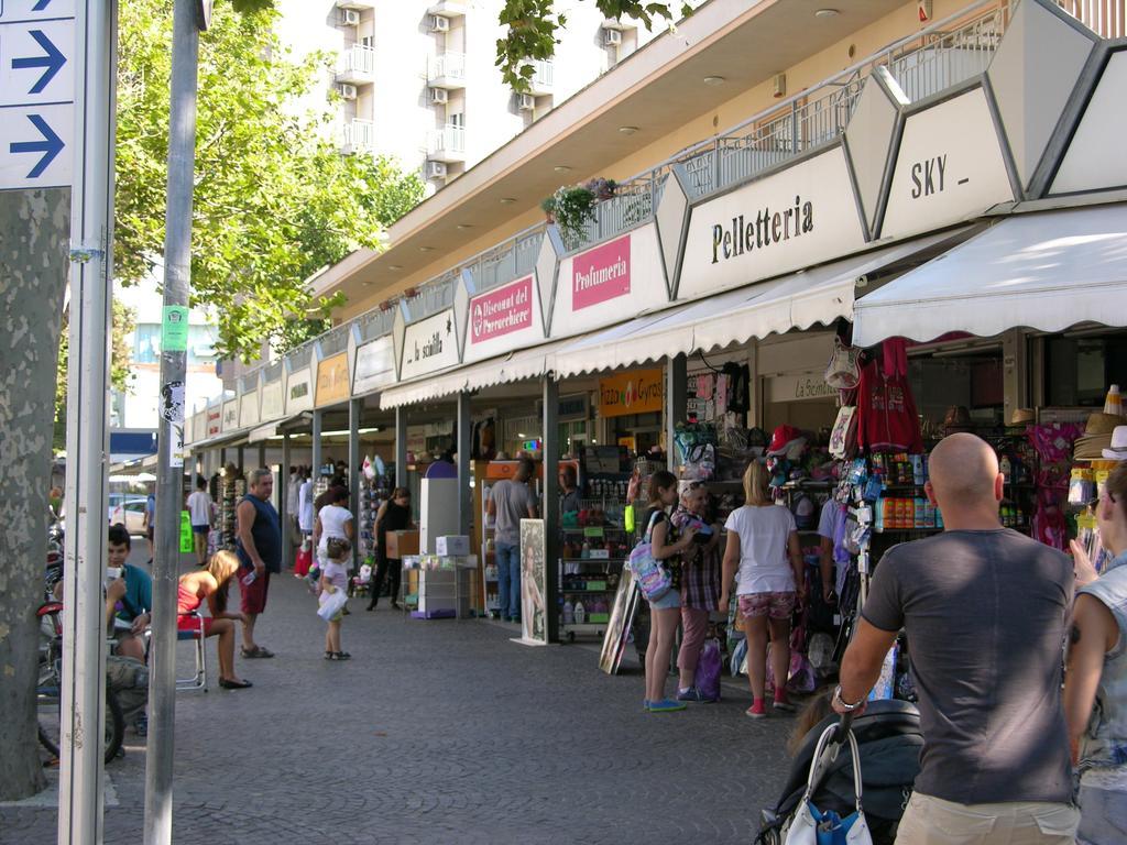Appartamenti Le 4 Sorelle Ρίμινι Εξωτερικό φωτογραφία